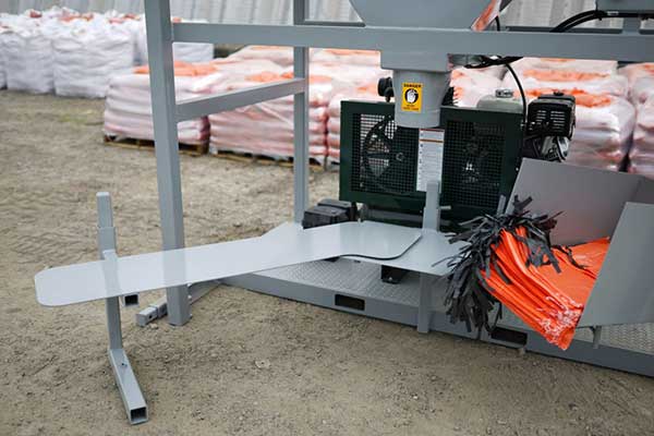 automatic sandbagger mb 1a single chute with fully automatic or manual operation baglady inc