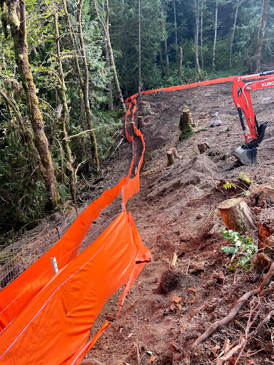 double-lined hi-visibility fencing installation in Puyallup, WA