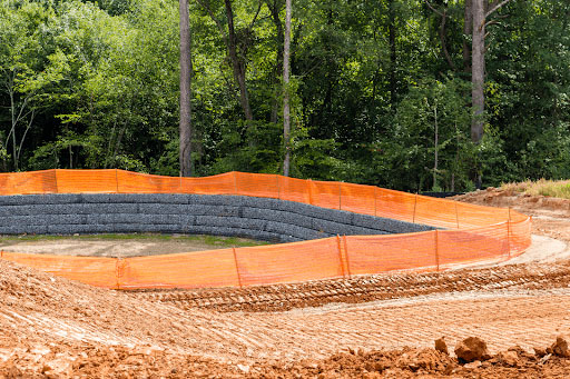 hi-visibility fencing perfectly installed by washington subcontractors